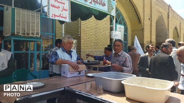چایخانه مسجد جامع نیشابور میزبان نماز گزاران نیشابوری شد 