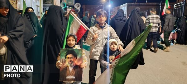 حضور پرشور مردم شهر لالجین در بیعت با رهبر معظم انقلاب