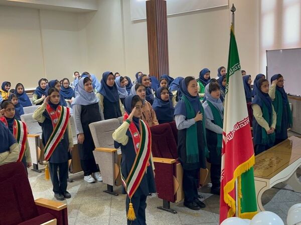 دبستان آرمینه مصلی نژاد در آستانه نیمه شعبان 