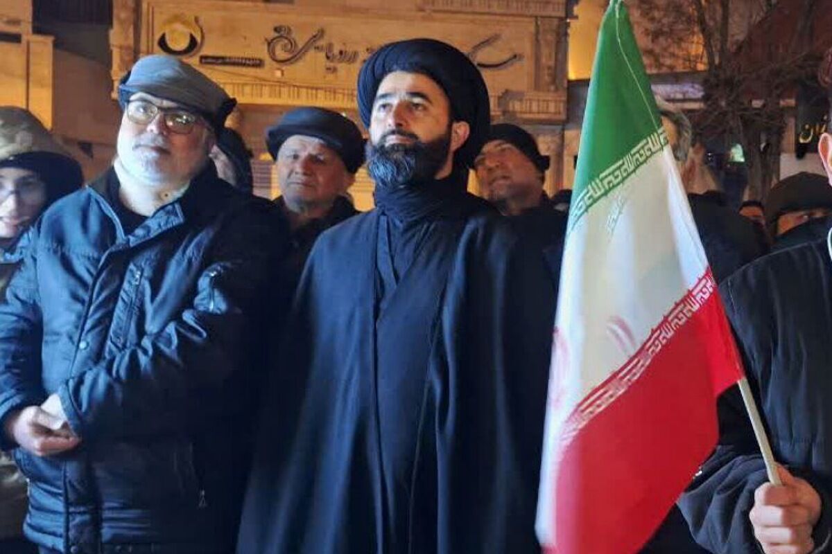 راهپیمایی عظیم مردم فیروزکوه بر علیه آمریکا و اسرائیل جنایتکار برای خون‌خواهی رهبر معظم انقلاب‌اسلامی
