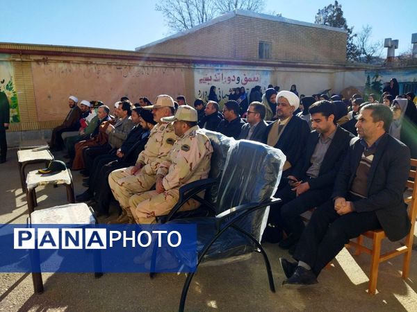 نواختن زنگ انقلاب به‌مناسبت دهه فجر در راز و جرگلان