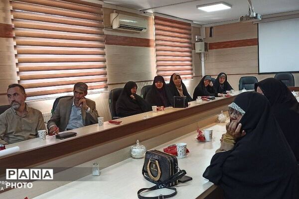 تقدیر از داوران مسابقات قرآن و عترت ورامین 