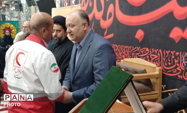 آیین تکریم خادمان مکتب شهادت به پاسداشت ارادتمندان رهبر شهید 