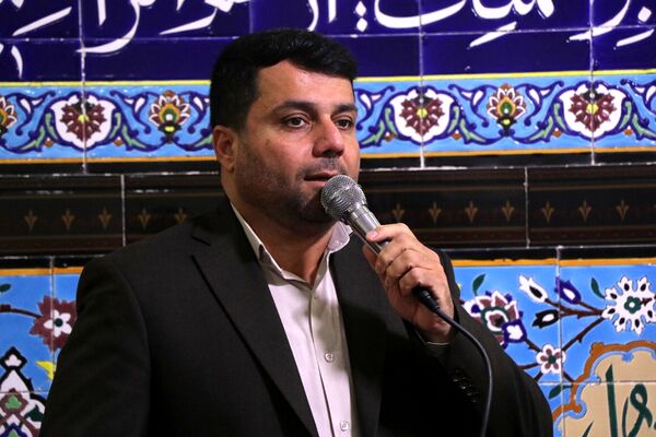 اقامه نماز در مدرسه شهیدان ایرلو قرچک