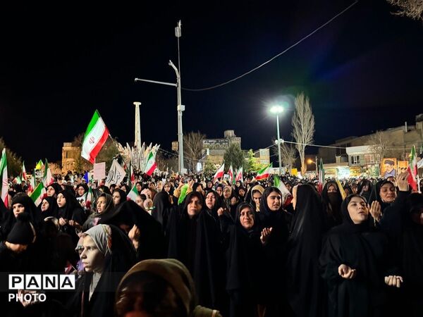 اجتماع شبانه منتظران در قروه؛ قرائت دعای استغاثه به امام زمان (عج) همزمان با سراسر کشور
