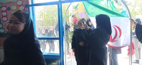 زنگ مهر و مقاومت در مدرسه مردانی آذر ناحیه ۲ تبریز