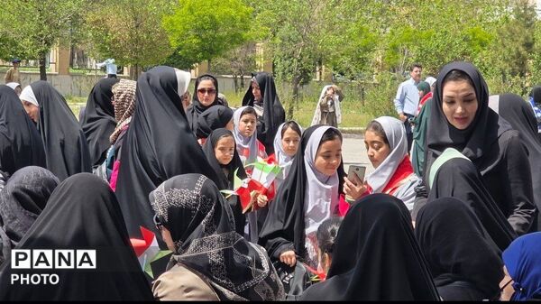 هم صدا با دختران شهید مینابی در روز دختر