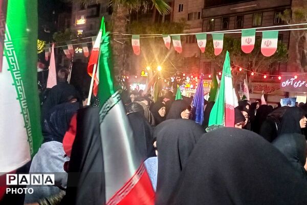 حضور مردم‌ نسیم‌شهر در سی هفتمین تجمع شبانه میدان‌ هفت‌تیر