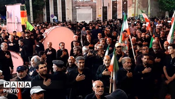 شبی دیگر از مراسم عزاداری شب‌های دهه اول محرم در شهرستان درگزین با حضور هیات عزاداران