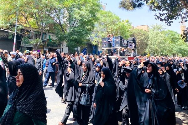 تشییع و وداع با پیکر مطهر زوج شهید سبزواری