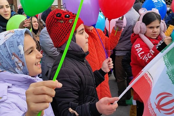 زنده کردن یاد و خاطره بهار 57 در دل سرمای زمستان