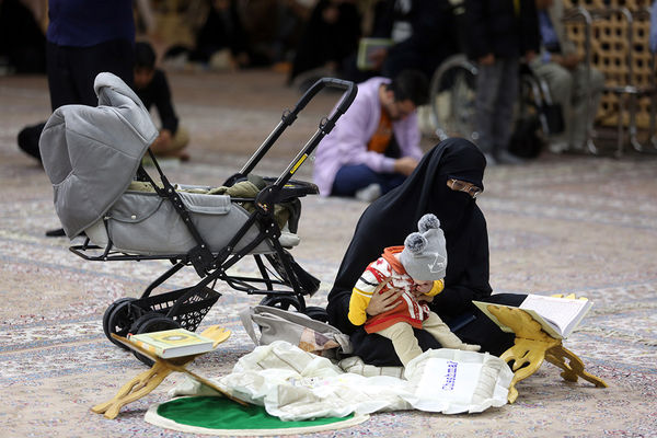 آیین ترتیل خوانی خانوادگی در حرم حضرت معصومه(س)