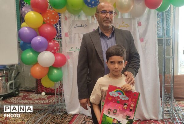  جشن الفبای دانش‌آموزانِ دبستان موعود