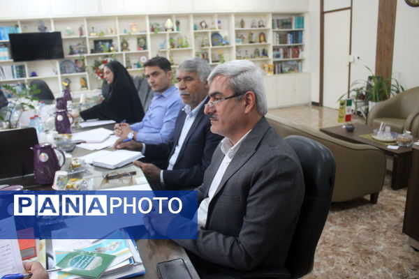 جلسه شورای برنامه‌ریزی اردوگاه‌های دانش‌آموزی استان بوشهر