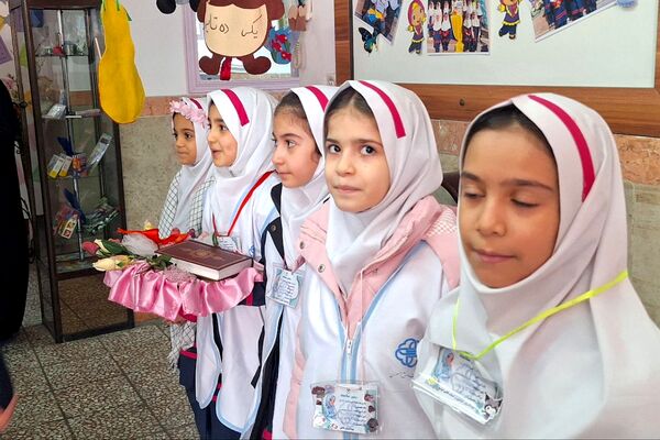 افتتاح اتاق بهداشت دبستان حنانه ناحیه دو شهرری به مناسبت دهه فجر 
