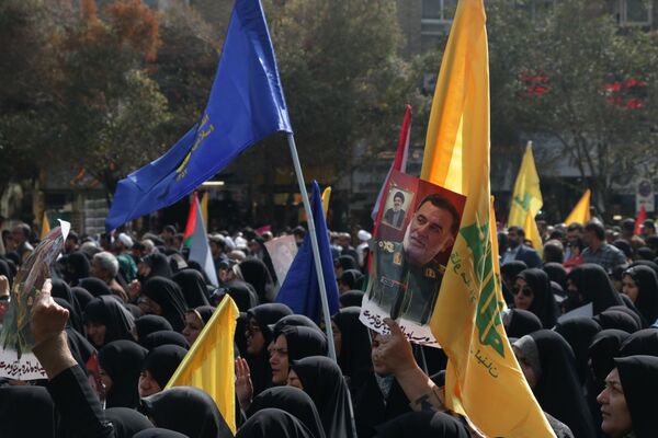 مراسم باشکوه تشیع شهید سردار نیلفروشان در مشهد مقدس 