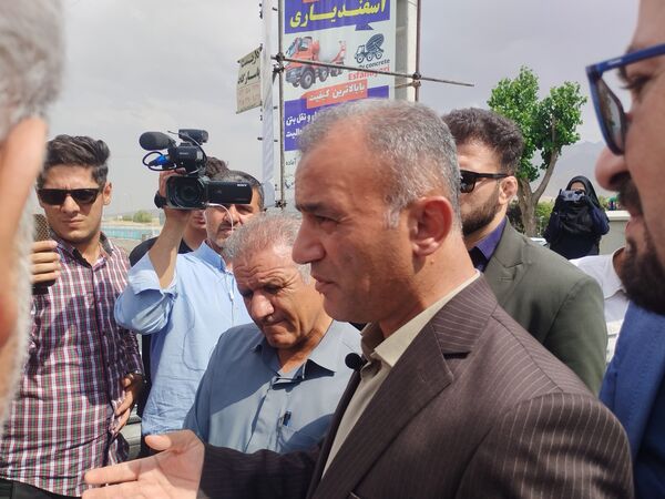 دیدار استاندار کردستان با خانواده شهدای حملات تروریستی رژیم صهیونیستی و بازدید از طرح‌های توسعه‌ای قروه