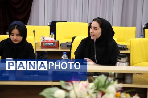 دیدار معاون وزیر آموزش و پرورش با تشکل‌های دانش‌آموزی در تبریز