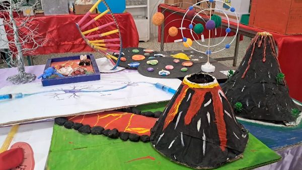 نمایشگاه جشنواره «نوین کاو» در پژوهش سرای دانش‌آموزی حاجی آباد