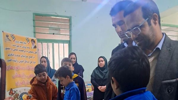 نمایشگاه جشنواره «نوین کاو» در پژوهش سرای دانش‌آموزی حاجی آباد