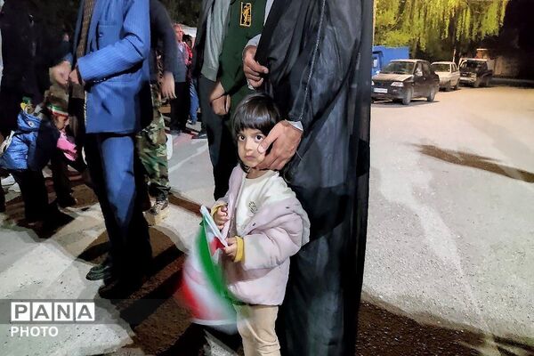 سنگر ما خیابان است 