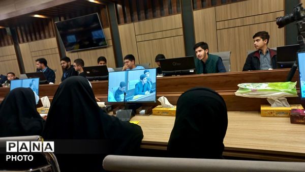 نشست مدیرکل آموزش و پرورش تهران با محوریت ارتقای فعالیت‌های فرهنگی 