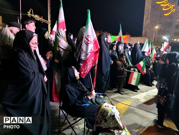 حماسه همدلی ملت در مشهد مقدس