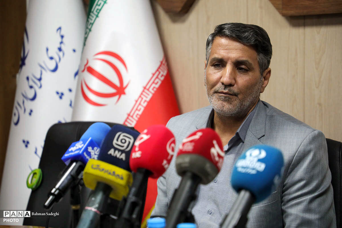 هدف‌گذاری آموزش ۱۰۰ درصدی مهارت‌های دیجیتال برای دانش‌آموزان پایه دهم/ ۵ استان پیشتاز آموزش‌