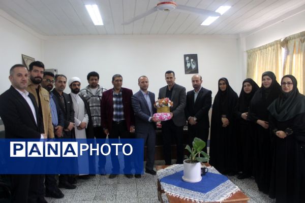 بزرگداشت مقام معلمان در مدارس گلوگاه 