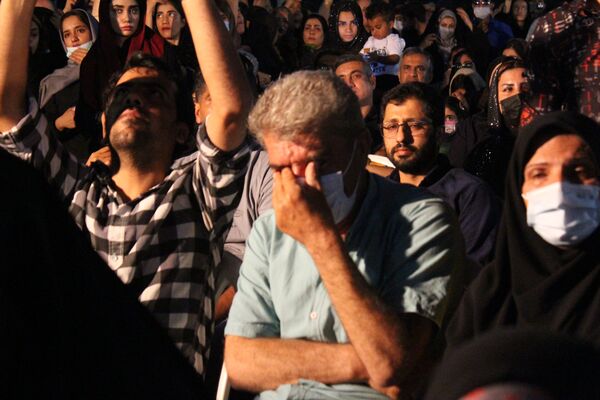 تجمع مردم بندرعباس برای جانباختگان بندر شهید رجایی