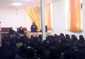 حضور کارشناسان مرکز پیشگیری از آسیب‌های اجتماعی در آموزشگاه پروین اعتصامی دامغان