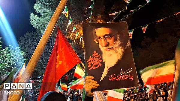 آیین وداع با پیکر دانش آموز شهید محمد حسین دهقان در قم