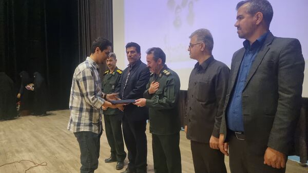 تجلیل از برگزیدگان کنکور سراسری در فرهنگسرای سیمرغ نیشابور 
