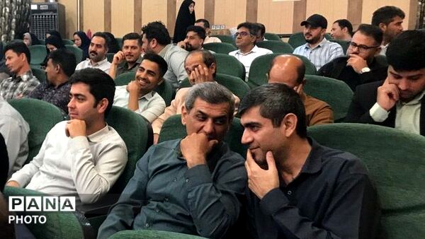 گردهمایی مسئولان و مدیران مدارس در سالن معلم اشخانه