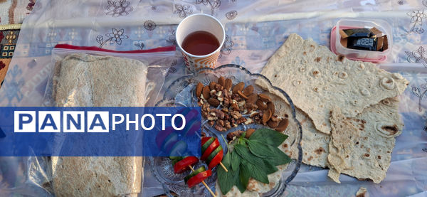 آیین صبحانه سالم در دبیرستان اخوان کریمی قم