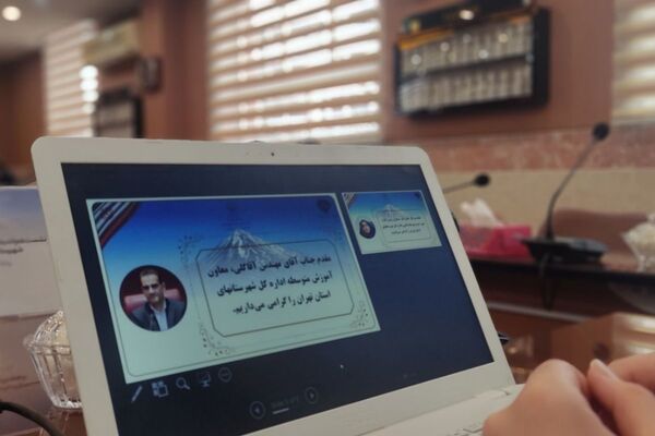 نشست هم‌اندیشی معاونین آموزش متوسطه در اداره رباط‌کریم
