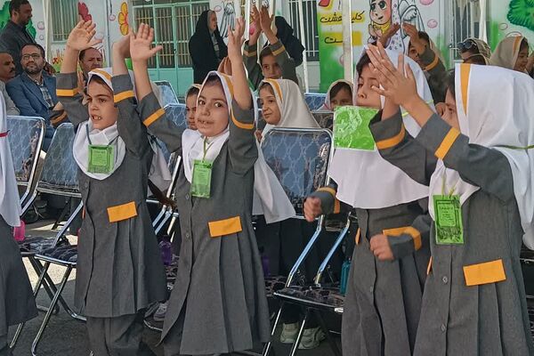  جشن شکوفه‌ها در قرچک