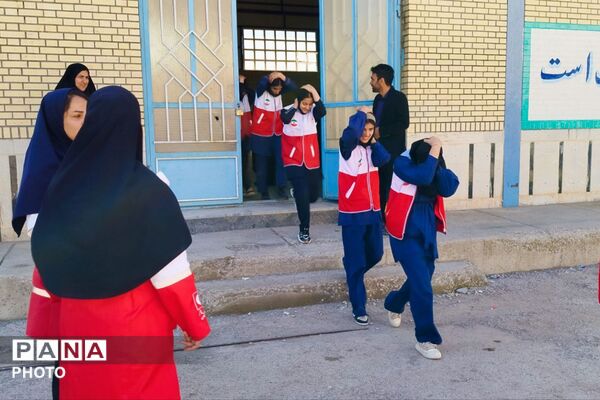  مسابقات شهرستانی طرح دادرس در دبیرستان حضرت زینب(س)