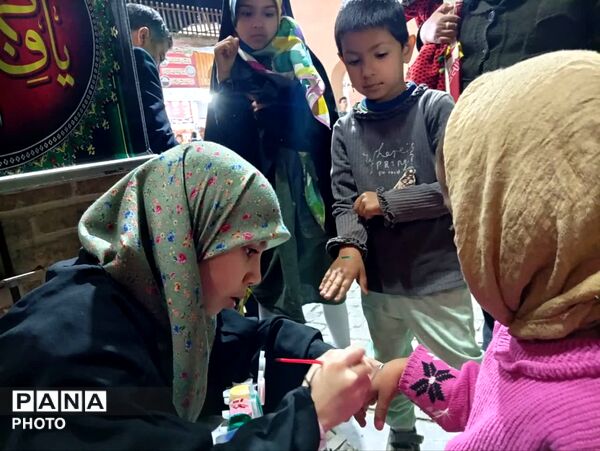 گردهمایی دبستانی های یزدی در گرامی‌داشت یاد دانش آموز شهید تیارا صادقی
