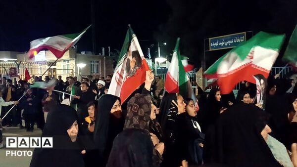در خیابان ریشه دوانده‌ایم