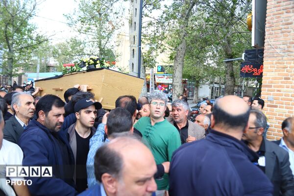 مراسم تشییع پیکر معلم و شاعر نامدار «باریشماز»
