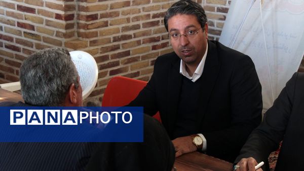 میز خدمت در نماز جمعه نیشابور 