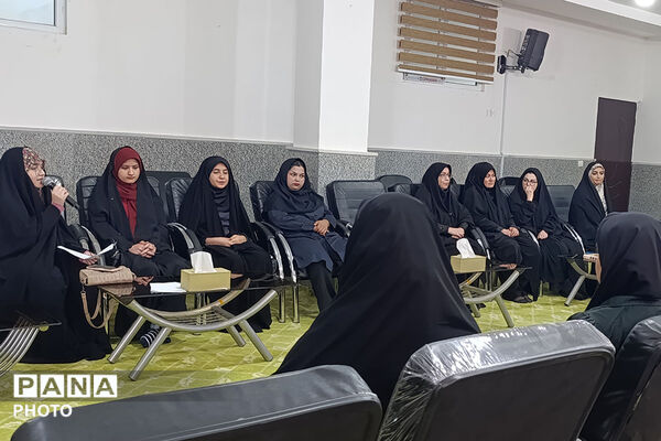 دیدار امور بانوان آموزش‌ و پرورش و استانداری با نماینده ولی‌فقیه در بجنورد به مناسبت روز دختر