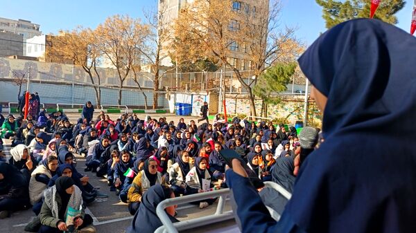 زنگ انقلاب در دبیرستان کوثر فرهنگیان