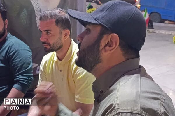  کافه گفتگو نوجوانان مبارز رودهن در تجمعات مردمی شبانه