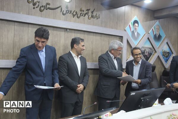 تلاشگران عرصه سوادآموزی زنجان در قاب تجلیل