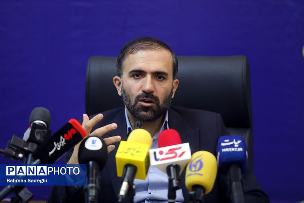 نشست خبری دبیرکل اتحادیه انجمن‌های اسلامی دانش‌آموزان