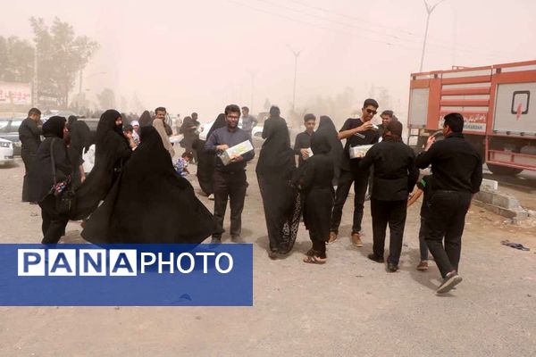 جاماندگانی که در غبار راه پیمودند