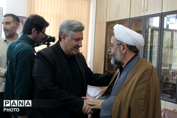 رونمایی از پوستر سومین جشنواره سراسری خوشنویسی «مشق عشق»