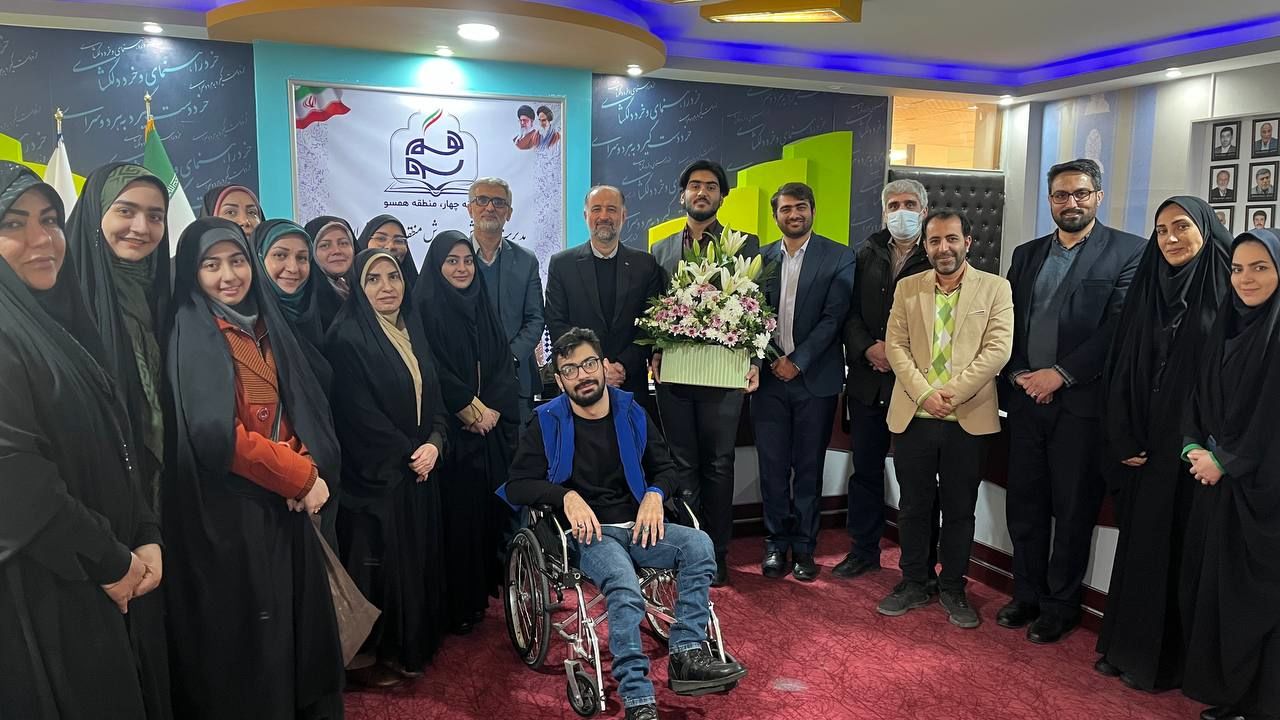 دانش آموزان آینده سازان ایران اسلامی هستند